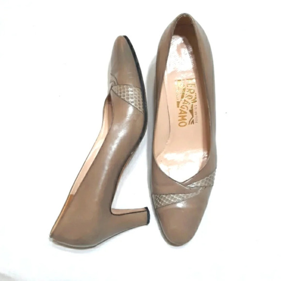 Vintage Ferragamo Pumps Patent Leather Heels - Picture 1 of 12